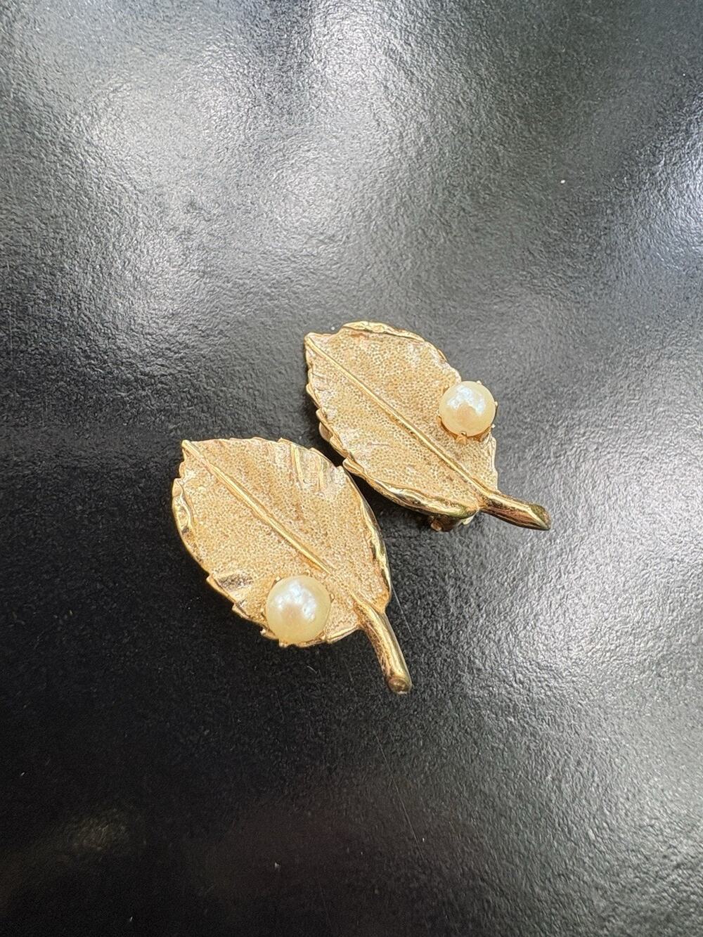 Vintage Signed Kramer mid-century leaf earrings